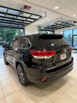 More photos of 2019 Toyota Highlander XLE at Lia Toyota of Rockland, NY