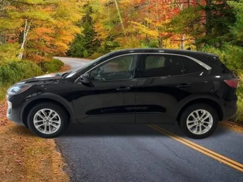 Photos of 2020 Ford Escape SE for sale in Blauvelt, NY at Lia Toyota of Rockland