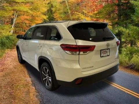 More photos of 2018 Toyota Highlander XLE at Lia Toyota of Rockland, NY