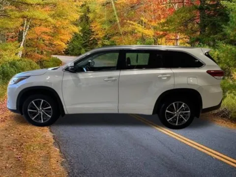 Another view of 2018 Toyota Highlander XLE for sale in Blauvelt, NY at Lia Toyota of Rockland