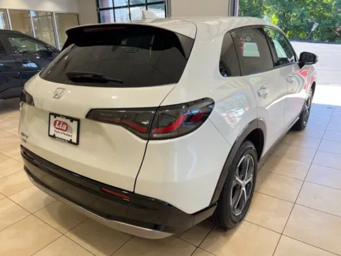 More photos of 2024 Honda HR-V EX-L at Lia Toyota of Rockland, NY