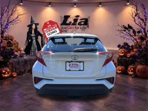 More photos of 2021 Toyota C-HR XLE at Lia Toyota of Rockland, NY