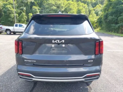 More photos of 2023 Kia Sorento Hybrid SX Prestige at Lia Toyota of Wilbraham, MA