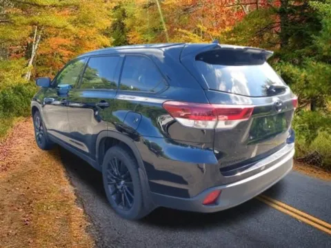 More photos of 2019 Toyota Highlander SE at Lia Toyota of Wilbraham, MA