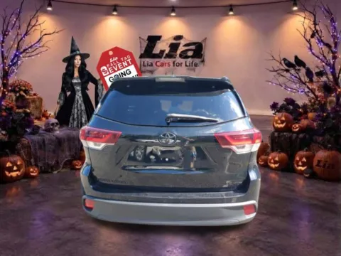 More photos of 2019 Toyota Highlander SE at Lia Toyota of Wilbraham, MA