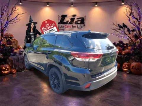 More photos of 2019 Toyota Highlander SE at Lia Toyota of Wilbraham, MA