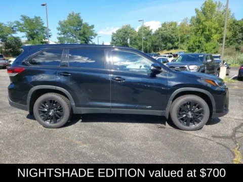 Photos of 2019 Toyota Highlander SE for sale in Wilbraham, MA at Lia Toyota of Wilbraham