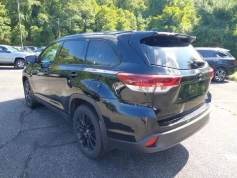 More photos of 2019 Toyota Highlander SE at Lia Toyota of Wilbraham, MA