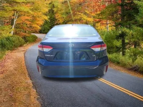 More photos of 2021 Toyota Corolla LE at Lia Toyota of Wilbraham, MA