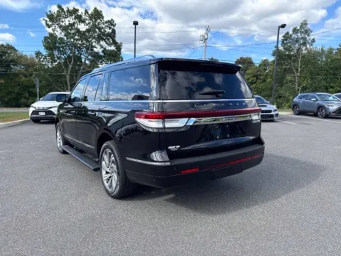 More photos of 2023 Lincoln Navigator L Reserve at Lia Toyota of Wilbraham, MA