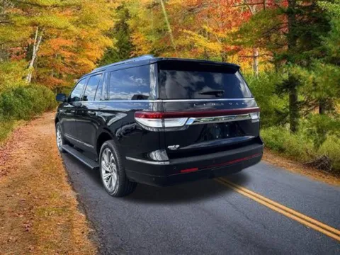 More photos of 2023 Lincoln Navigator L Reserve at Lia Toyota of Wilbraham, MA