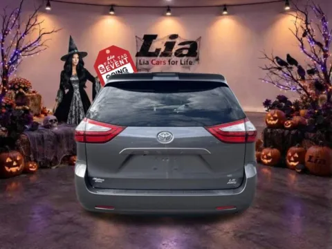 More photos of 2019 Toyota Sienna LE at Lia Toyota of Wilbraham, MA