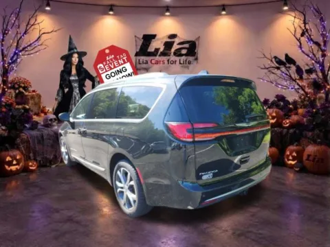 More photos of 2022 Chrysler Pacifica Pinnacle at Lia Toyota of Wilbraham, MA