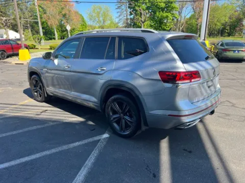 More photos of 2022 Volkswagen Atlas 3.6L V6 SEL R-Line at Lia Volkswagen, CT