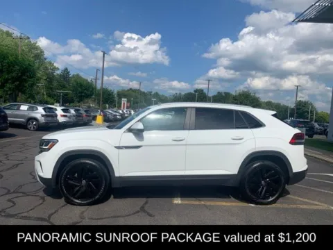 Photos of 2023 Volkswagen Atlas Cross Sport 2.0T SE w/Technology for sale in Enfield, CT at Lia Volkswagen