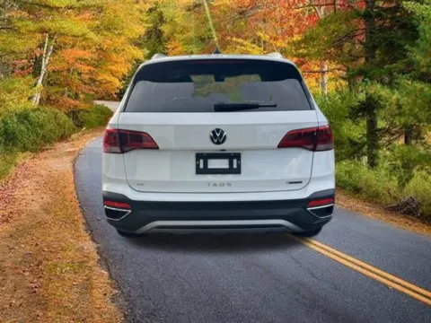 More photos of 2024 Volkswagen Taos 1.5T SE at Lia Volkswagen, CT
