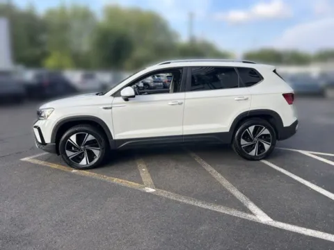 Photos of 2024 Volkswagen Taos 1.5T SE for sale in Enfield, CT at Lia Volkswagen