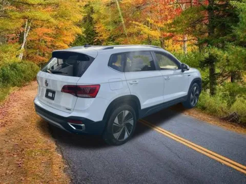 More photos of 2024 Volkswagen Taos 1.5T SE at Lia Volkswagen, CT