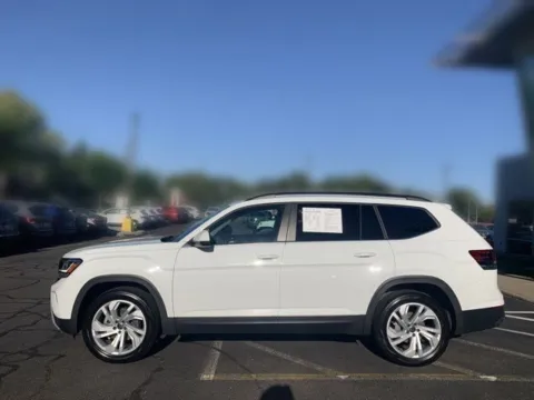 Photos of 2023 Volkswagen Atlas 3.6L V6 SE w/Technology for sale in Enfield, CT at Lia Volkswagen