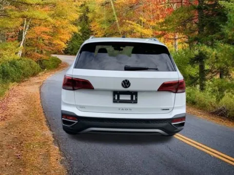 More photos of 2024 Volkswagen Taos 1.5T SEL at Lia Volkswagen, CT