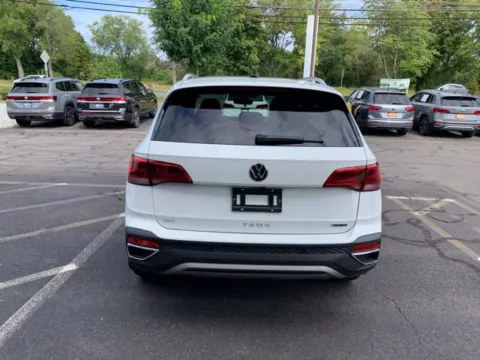 More photos of 2024 Volkswagen Taos 1.5T SEL at Lia Volkswagen, CT