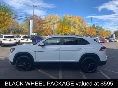Photos of 2023 Volkswagen Atlas Cross Sport 3.6L V6 SE w/Technology for sale in Enfield, CT at Lia Volkswagen