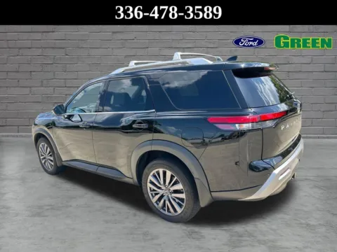 More photos of 2024 Nissan Pathfinder SL at Green Ford, NC