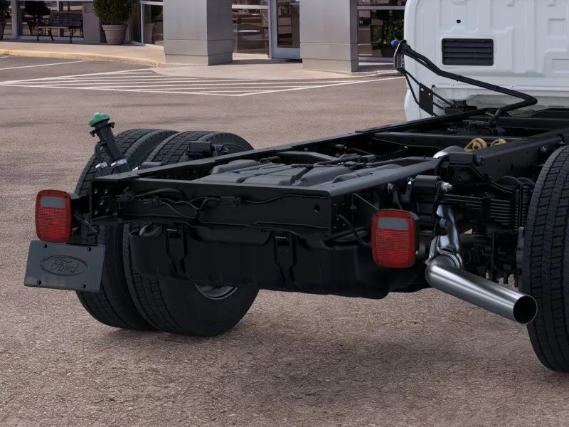 2025 Ford F-450 Super Duty Chassis Cab XL - Photo 21