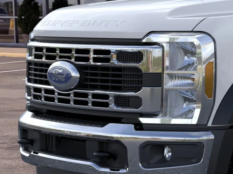 2025 Ford F-450 Super Duty Chassis Cab XL - Photo 17