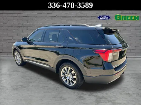 More photos of 2025 Ford Explorer Active at Green Ford, NC