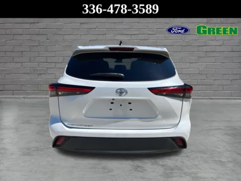 More photos of 2023 Toyota Highlander L at Green Ford, NC