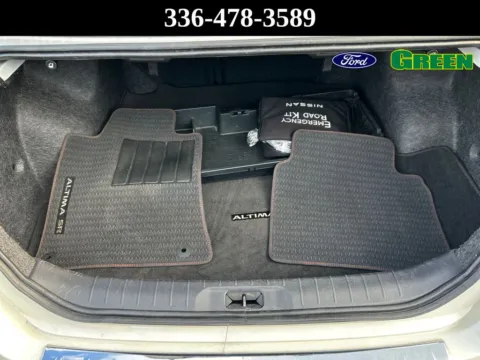 More photos of 2023 Nissan Altima 2.5 SR at Green Ford, NC
