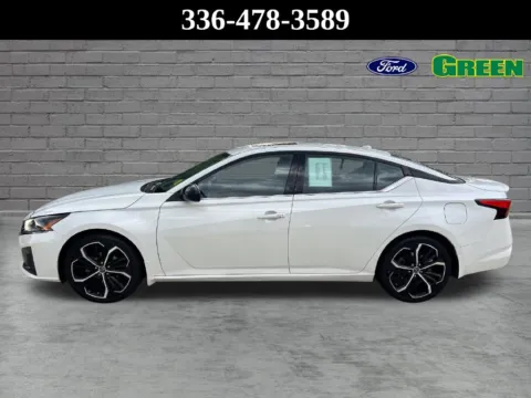 More photos of 2023 Nissan Altima 2.5 SR at Green Ford, NC