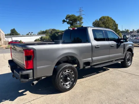 More photos of 2027 Ford F-250SD XLT at Green Ford, NC