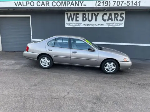 Beige 2000 Nissan Altima GLE Sedan 4D for sale in Valparaiso, IN