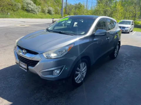 More photos of 2013 Hyundai Tucson Limited Sport Utility 4D at Valpo Car Co., IN