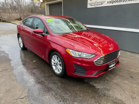 Photos of 2020 Ford Fusion SE Sedan 4D for sale in Valparaiso, IN at Valpo Car Co.
