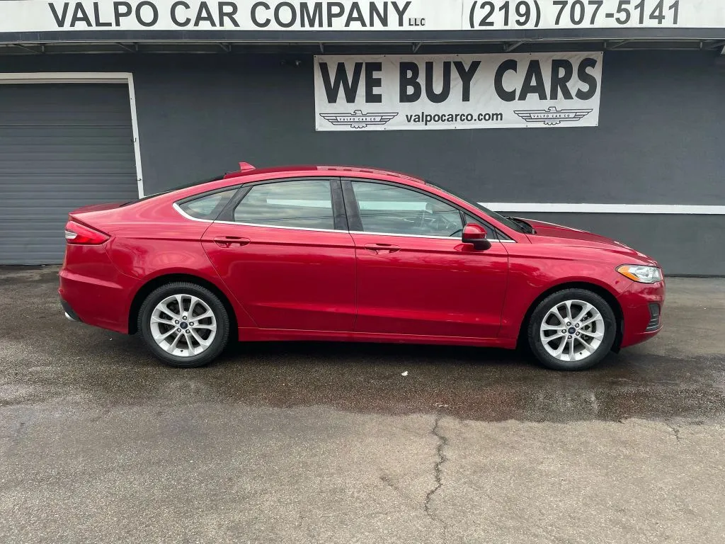 Red 2020 Ford Fusion SE Sedan 4D for sale in Valparaiso, IN