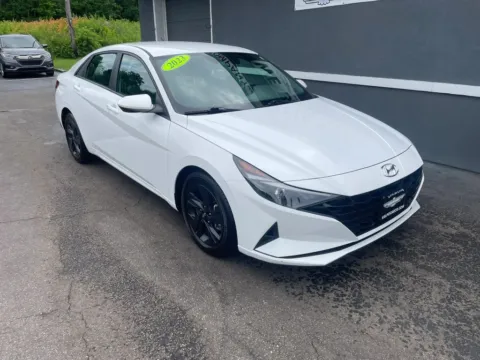 Photos of 2023 Hyundai Elantra SEL Sedan 4D for sale in Valparaiso, IN at Valpo Car Co.
