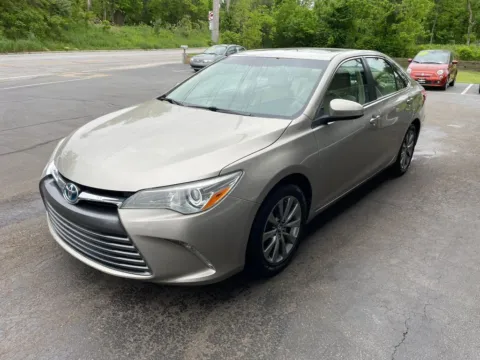 More photos of 2016 Toyota Camry Hybrid XLE Sedan 4D at Valpo Car Co., IN