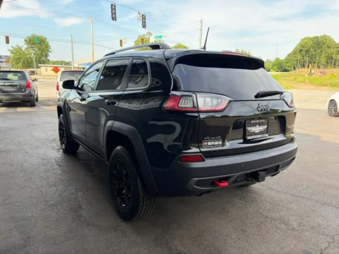 More photos of 2019 Jeep Cherokee TrailHawk Sport Utility 4D at Valpo Car Co., IN