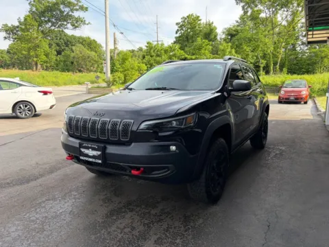 More photos of 2019 Jeep Cherokee TrailHawk Sport Utility 4D at Valpo Car Co., IN
