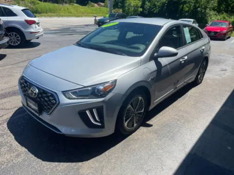 More photos of 2020 Hyundai Ioniq Plug-in Hybrid SE Hatchback 4D at Valpo Car Co., IN