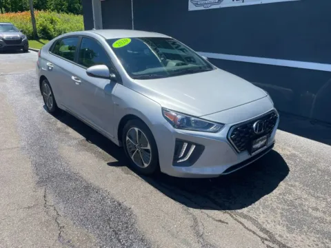 Photos of 2020 Hyundai Ioniq Plug-in Hybrid SE Hatchback 4D for sale in Valparaiso, IN at Valpo Car Co.