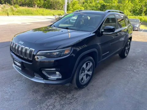 More photos of 2019 Jeep Cherokee Limited Sport Utility 4D at Valpo Car Co., IN