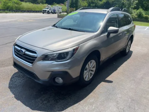 More photos of 2018 Subaru Outback 2.5i Premium Wagon 4D at Valpo Car Co., IN