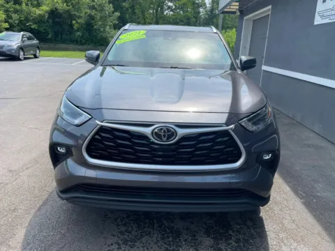 Another view of 2021 Toyota Highlander XLE Sport Utility 4D for sale in Valparaiso, IN at Valpo Car Co.