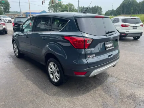 More photos of 2019 Ford Escape SE Sport Utility 4D at Valpo Car Co., IN