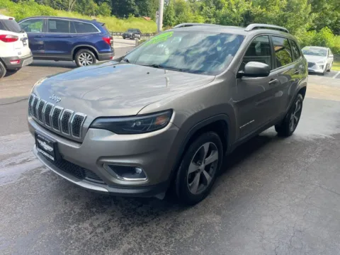 Another view of 2019 Jeep Cherokee Limited Sport Utility 4D for sale in Valparaiso, IN at Valpo Car Co.