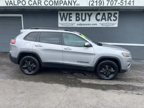 Silver 2019 Jeep Cherokee Altitude Sport Utility 4D for sale in Valparaiso, IN